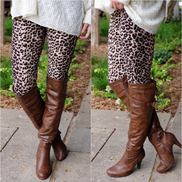 ✨LAST PAIR✨Leopard Print Leggings - Picture 2 of 3